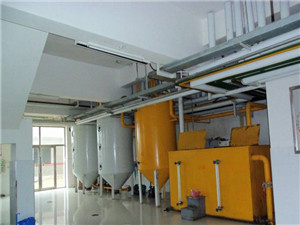 pequeñas máquinas prensadoras de aceite y prensas líneas de procesamiento en la fábrica